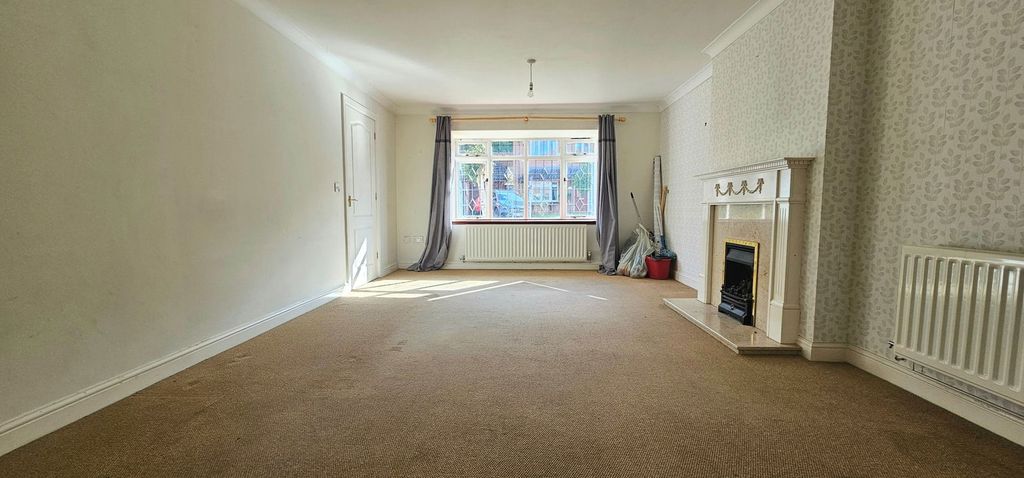 Property photo 3 of 21