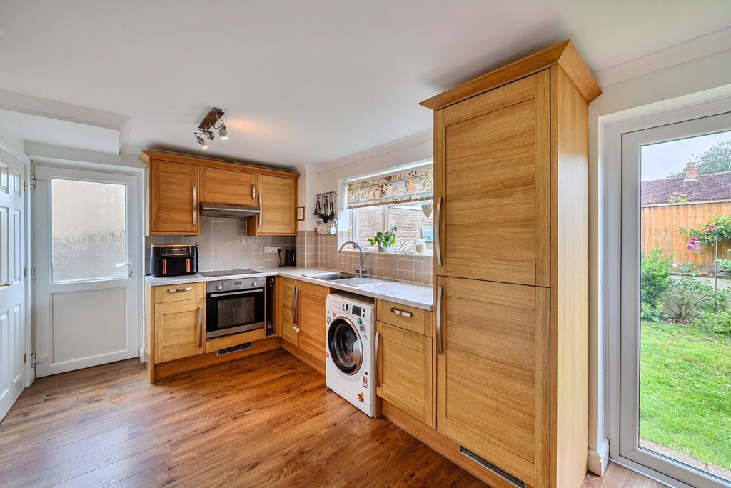 Property photo 2 of 15 1479122-14-6A328777B0309.Jpg