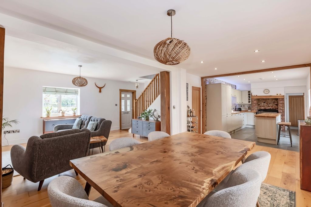 Property photo 2 of 45 Fulbeck Avenue_20