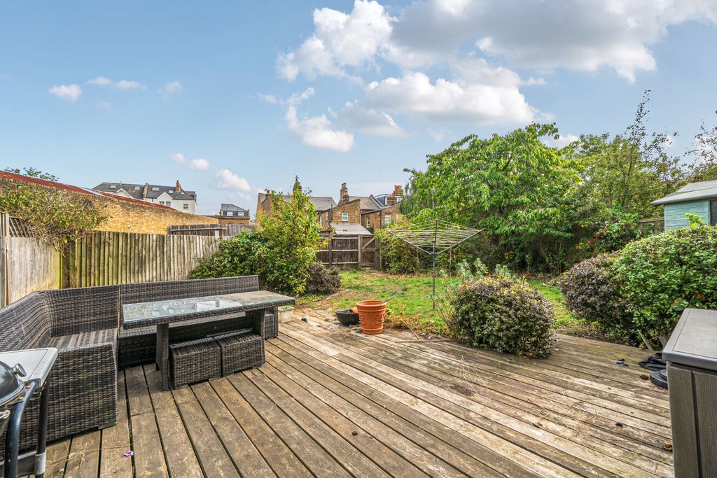 Property photo 2 of 14 5-6Aba3F110Daad-1...