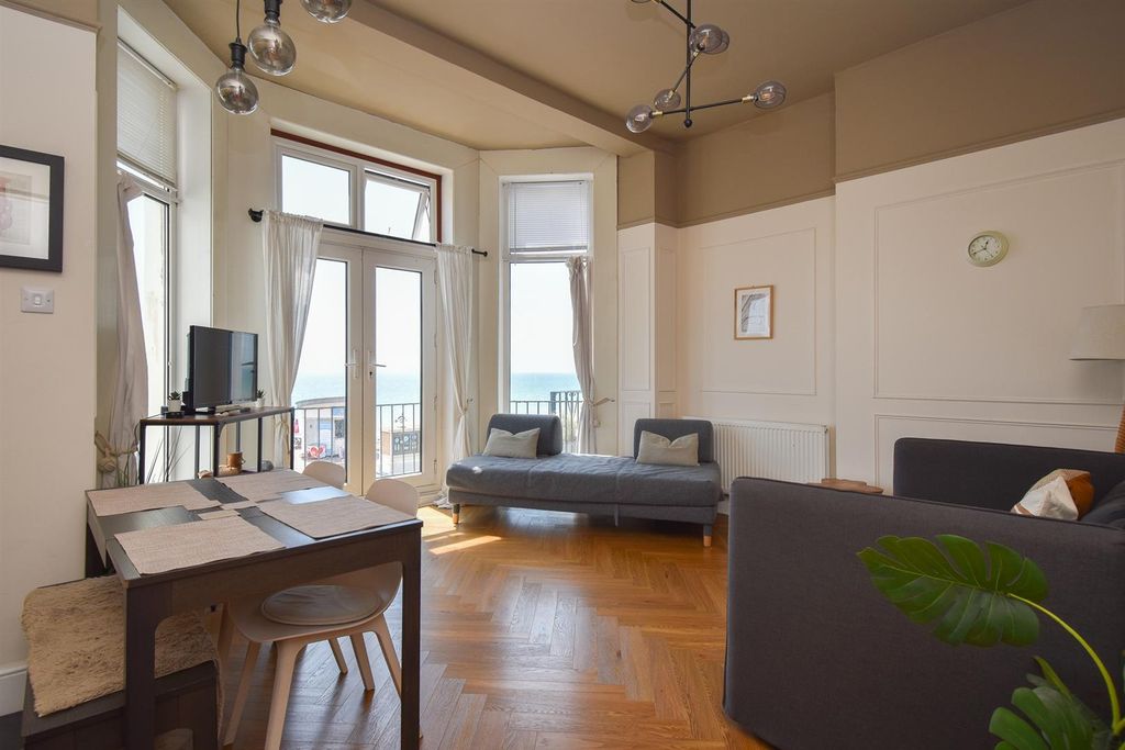 Property photo 1 of 14 Living Space