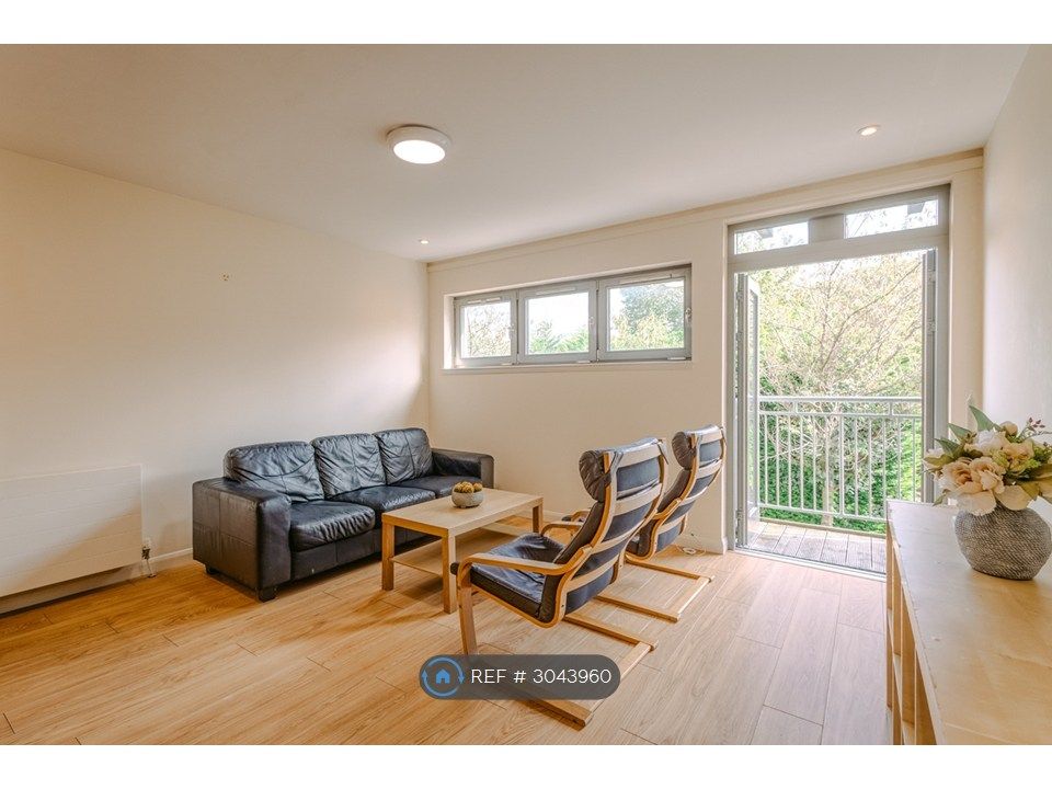 Property photo 2 of 26