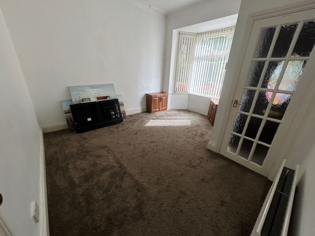 Property photo 2 of 14 Living Room
