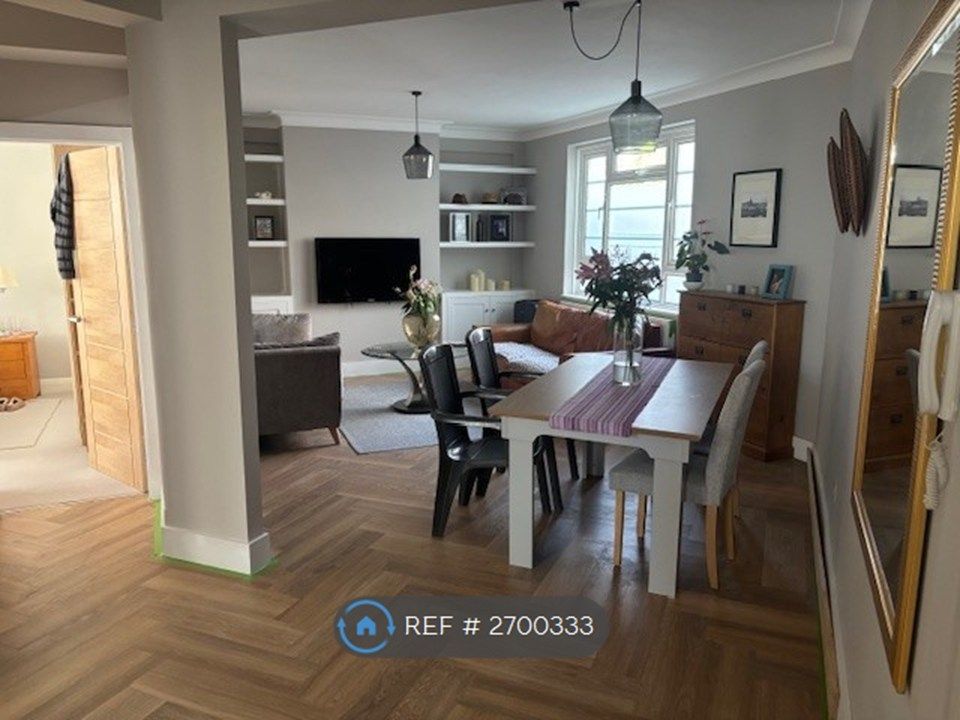 Property photo 1 of 6 Lounge / Dining Room