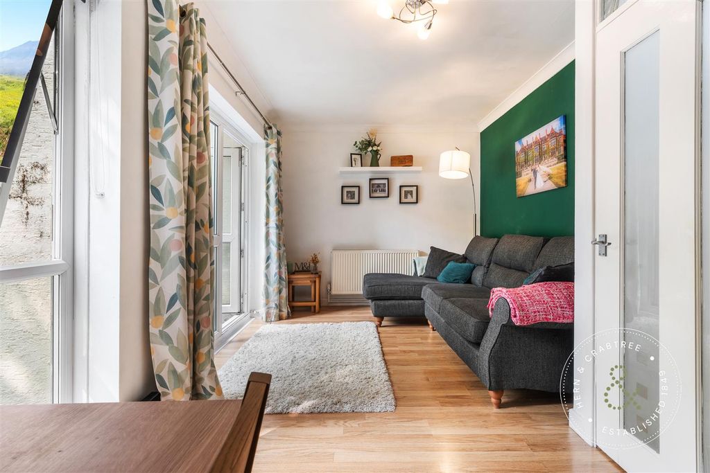 Property photo 3 of 27 Hern Crabtree.Jpg