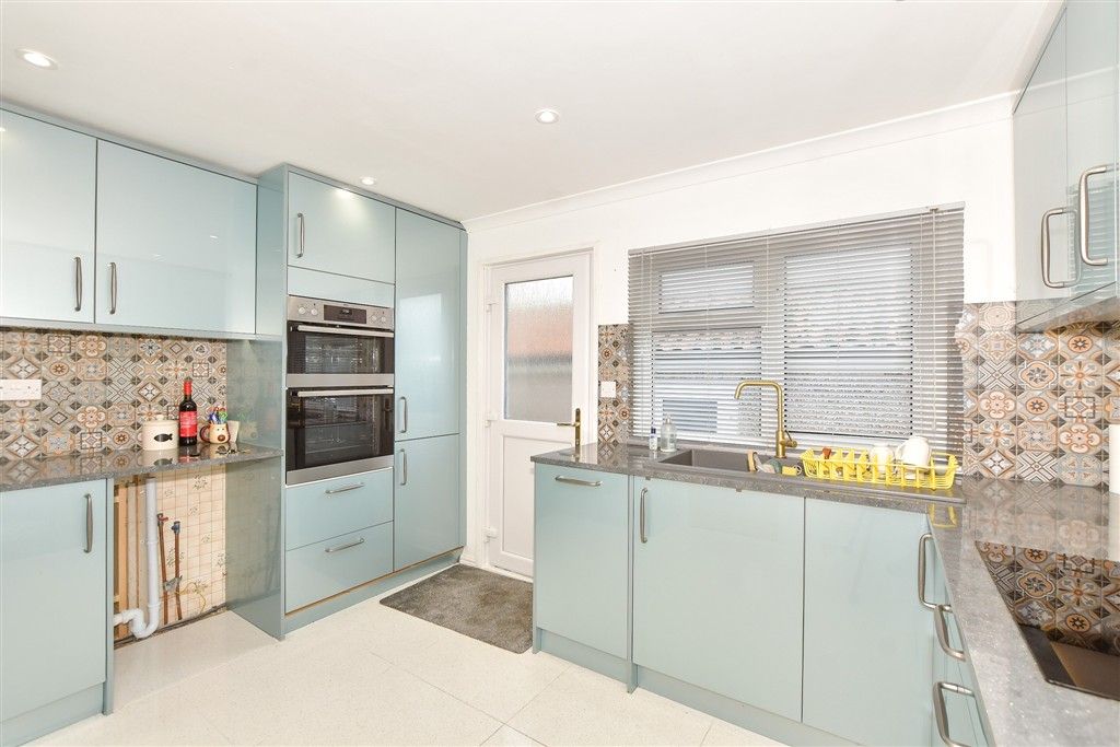 Property photo 2 of 12 Kitchen