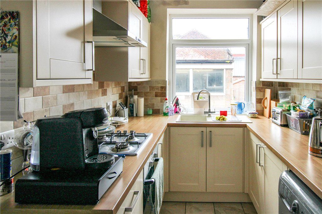 Property photo 2 of 6 Kitchen