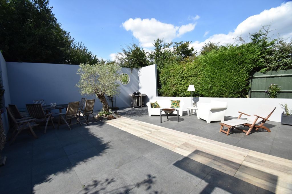 Property photo 3 of 20 Garden