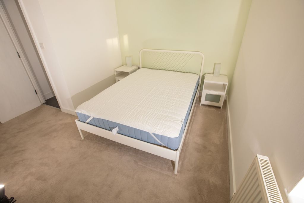 Property photo 3 of 7 Bedroom 1