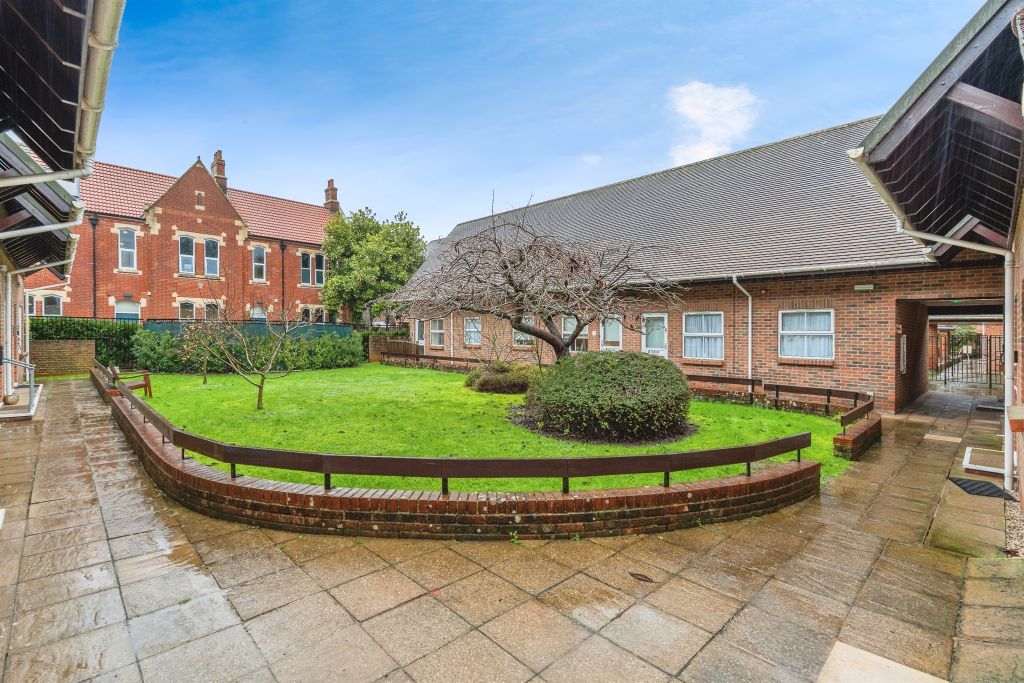 Property photo 1 of 16