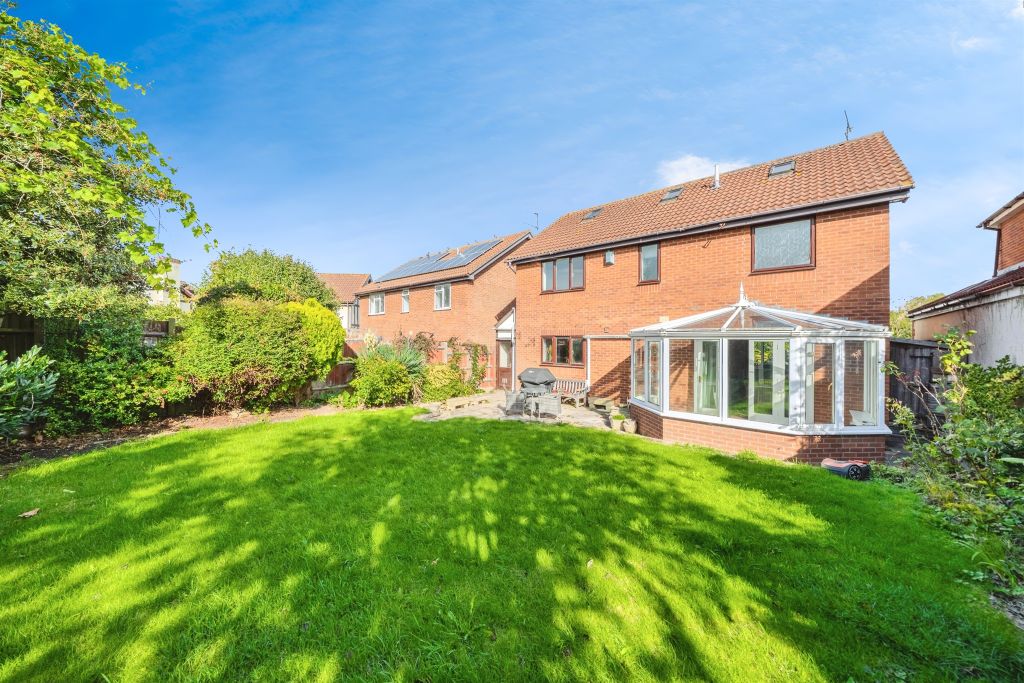 Property photo 2 of 24 Garden