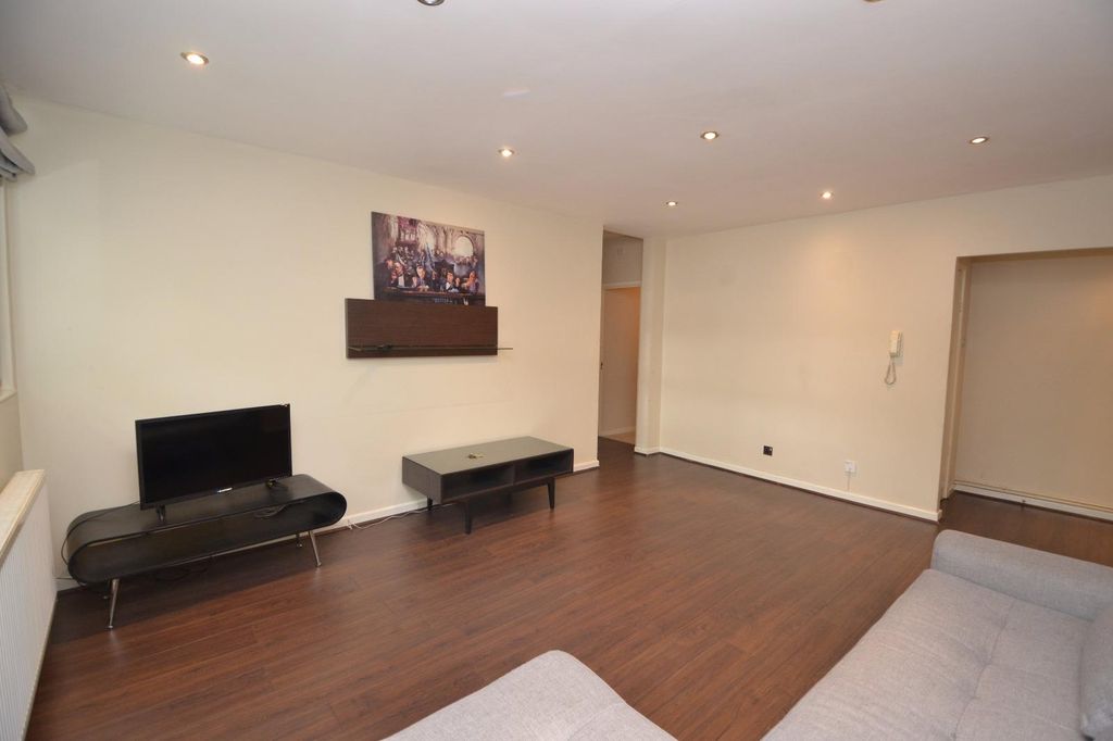 Property photo 3 of 10 Living Room