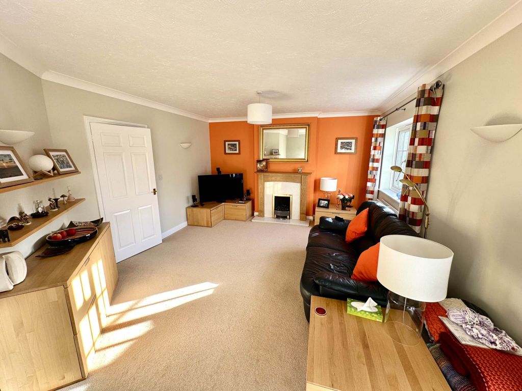 Property photo 2 of 11