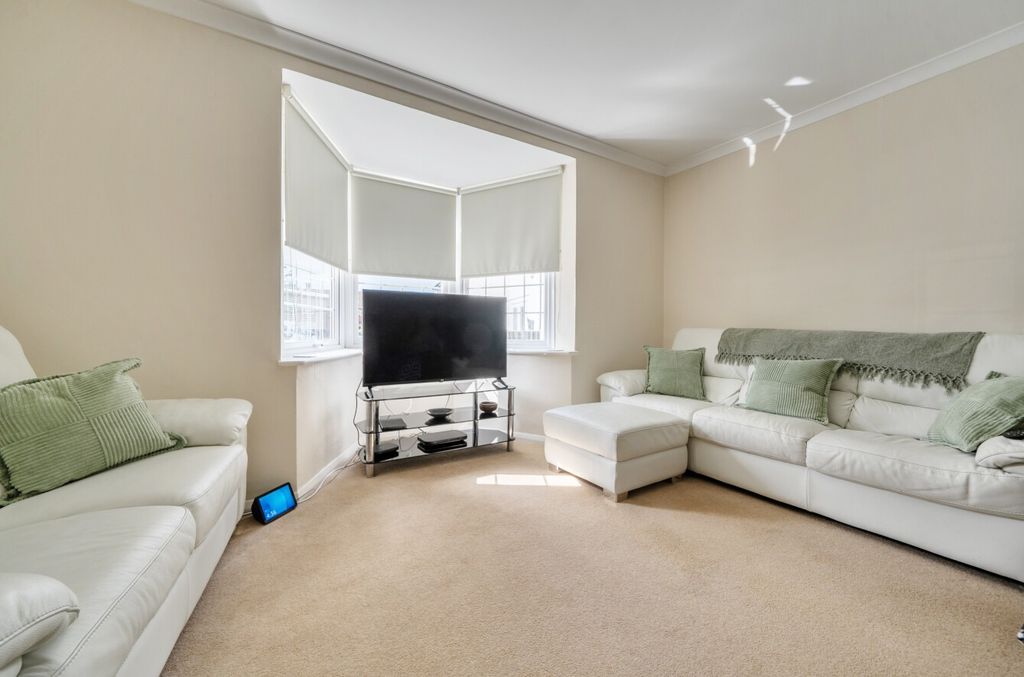 Property photo 3 of 21 5215423