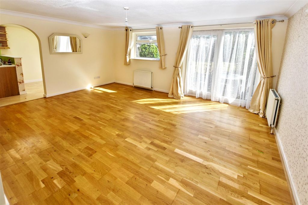 Property photo 3 of 24