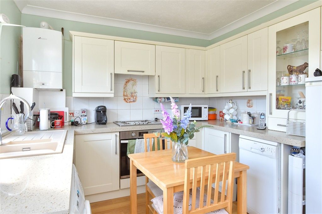 Property photo 2 of 9 Kitchen