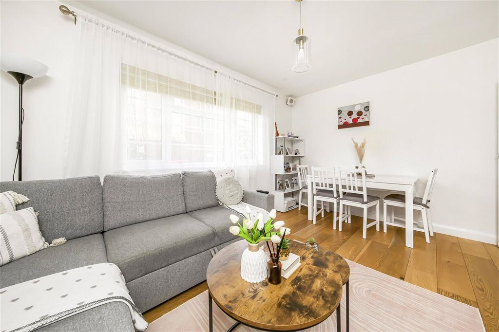 Property photo 2 of 11 2