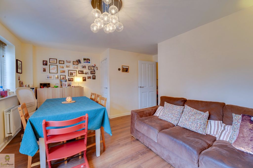 Property photo 3 of 12 Dsc06744-Dsc06748