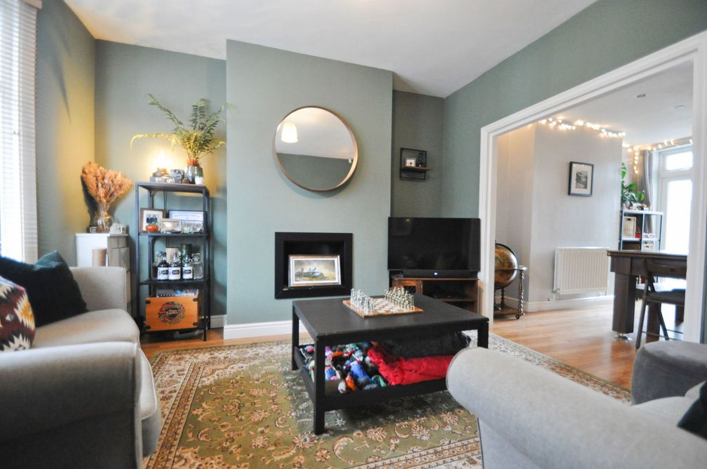 Property photo 2 of 30