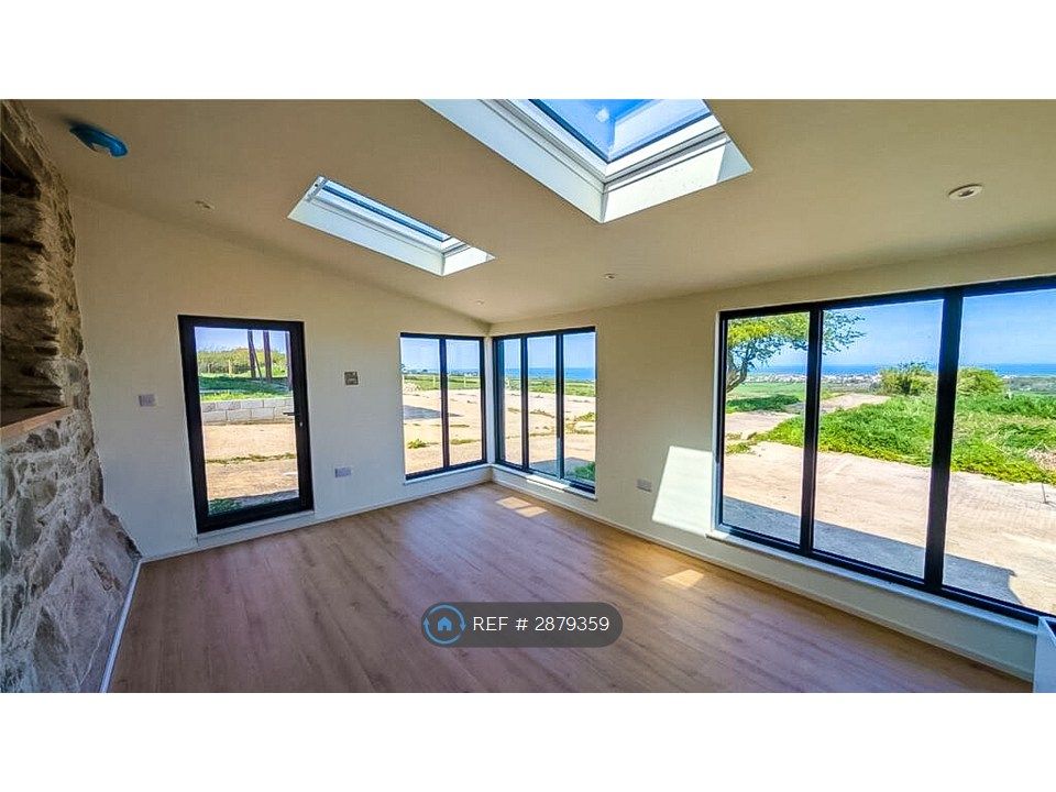 Property photo 1 of 32