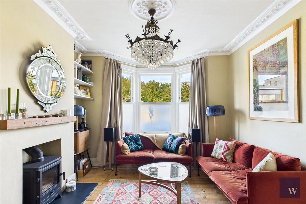 Property photo 2 of 19 Picture No. 71