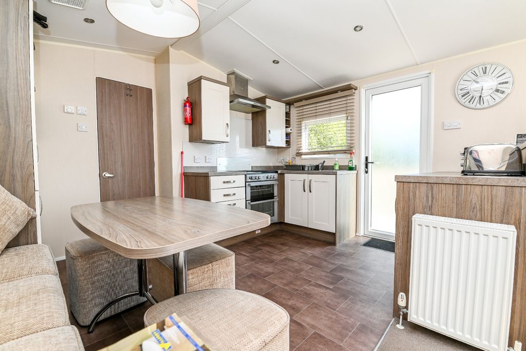 Property photo 3 of 15 Picture No. 04