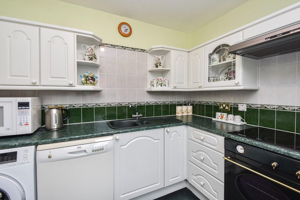 Property photo 2 of 15 142Bramhamdrive-3.Jpg