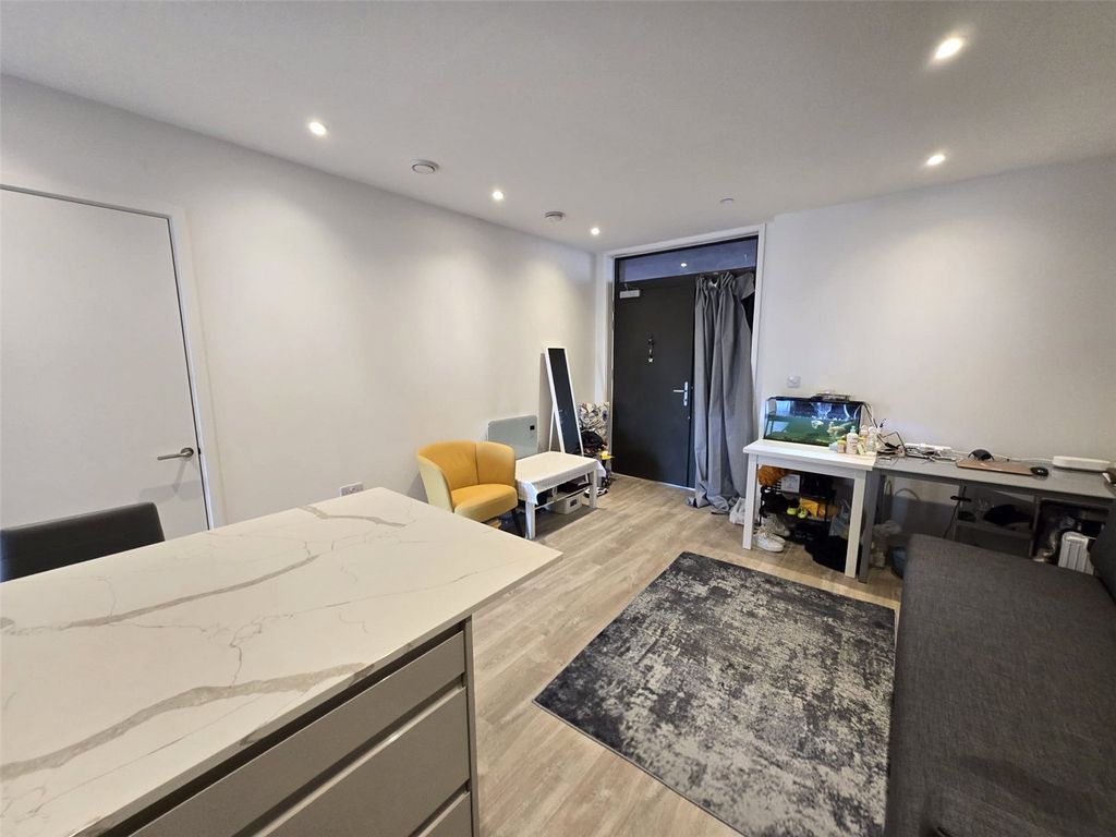 Property photo 3 of 21 Picture No. 06