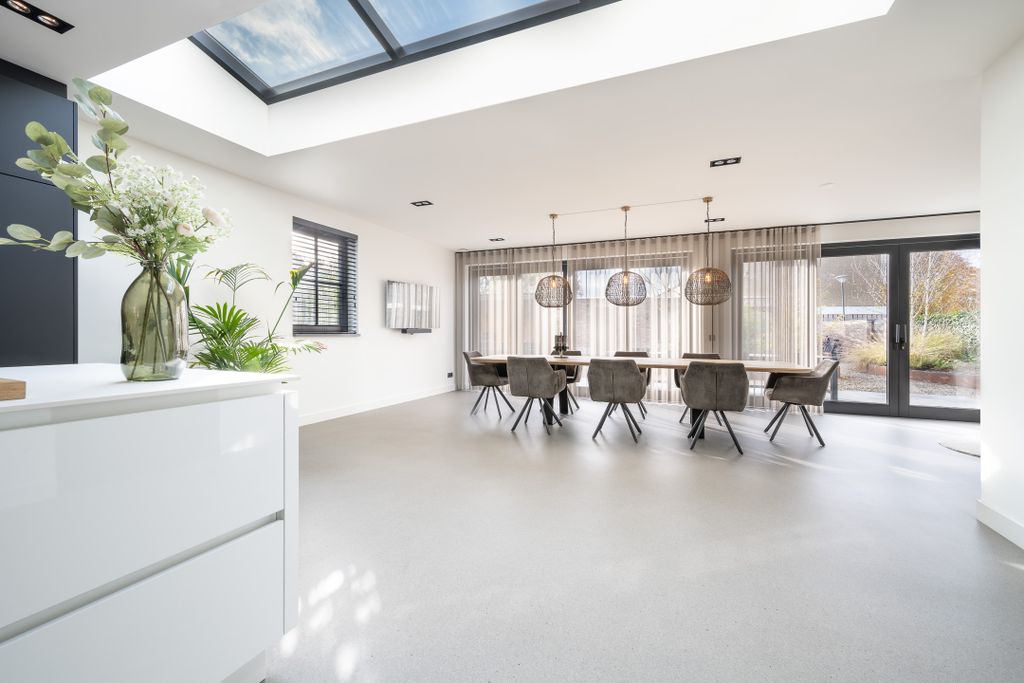 Property photo 2 of 41