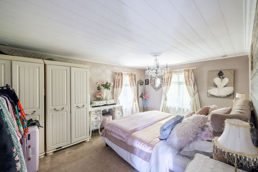 Additional image 14 of 4 bed detached house for saleGodstone Road, Lingfield RH7