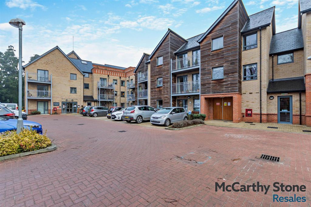 Property photo 1 of 21 Martin Court