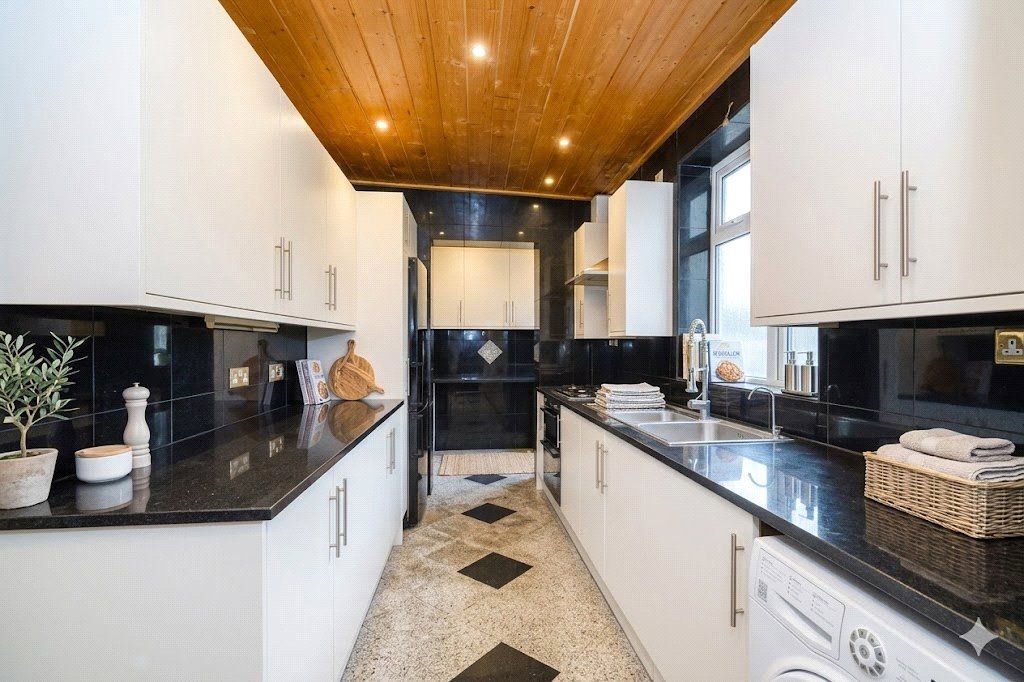 Property photo 3 of 19 Picture No. 33