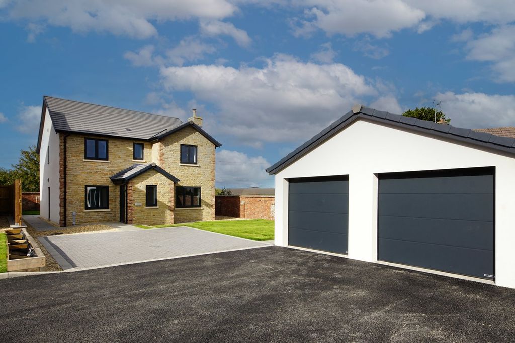 Property photo 1 of 27 'coldstream'