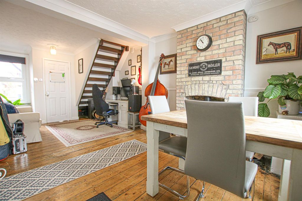 Property photo 2 of 14 Img_2604 Lvg.Jpg