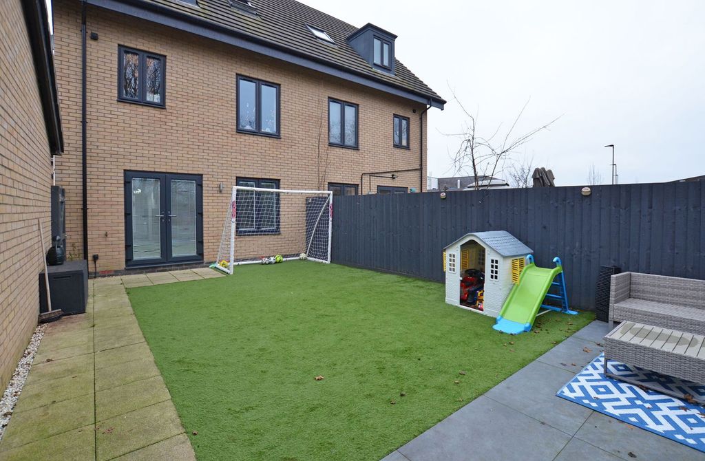 Property photo 3 of 14