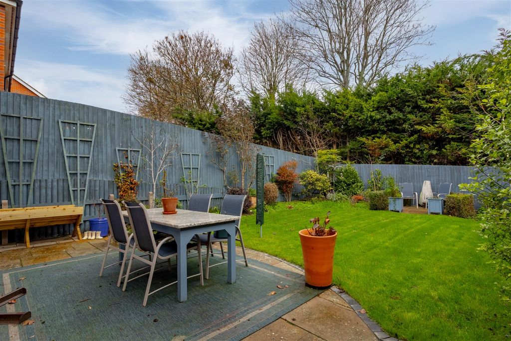 Property photo 3 of 36