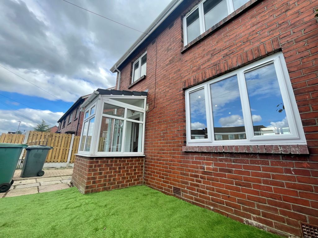 Property photo 1 of 12 Image
