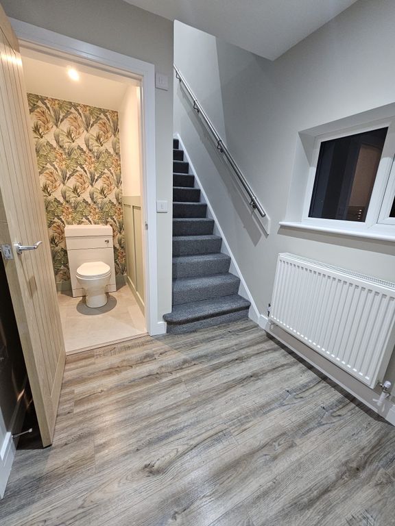 Property photo 2 of 9 Hallway