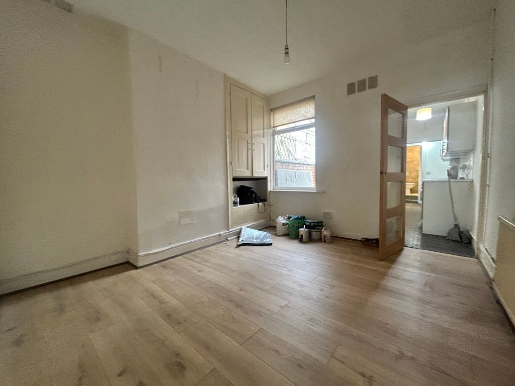 Property photo 3 of 9 Image