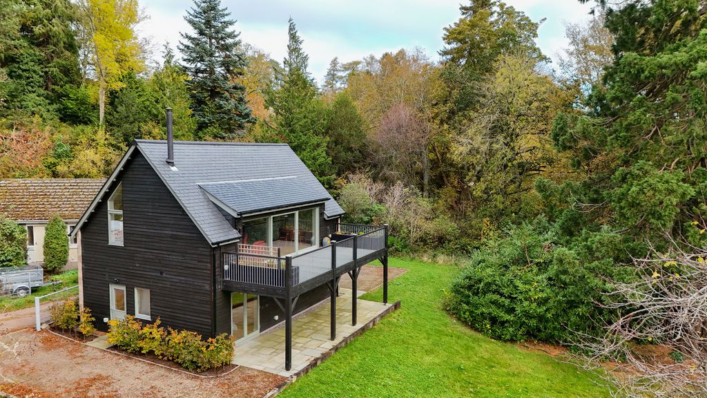 Property photo 1 of 30