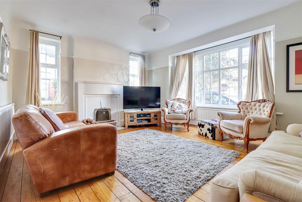 Property photo 2 of 17