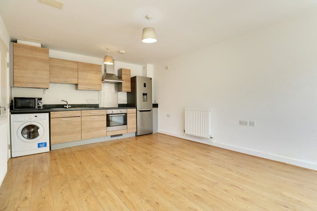 Property photo 1 of 16 5195410
