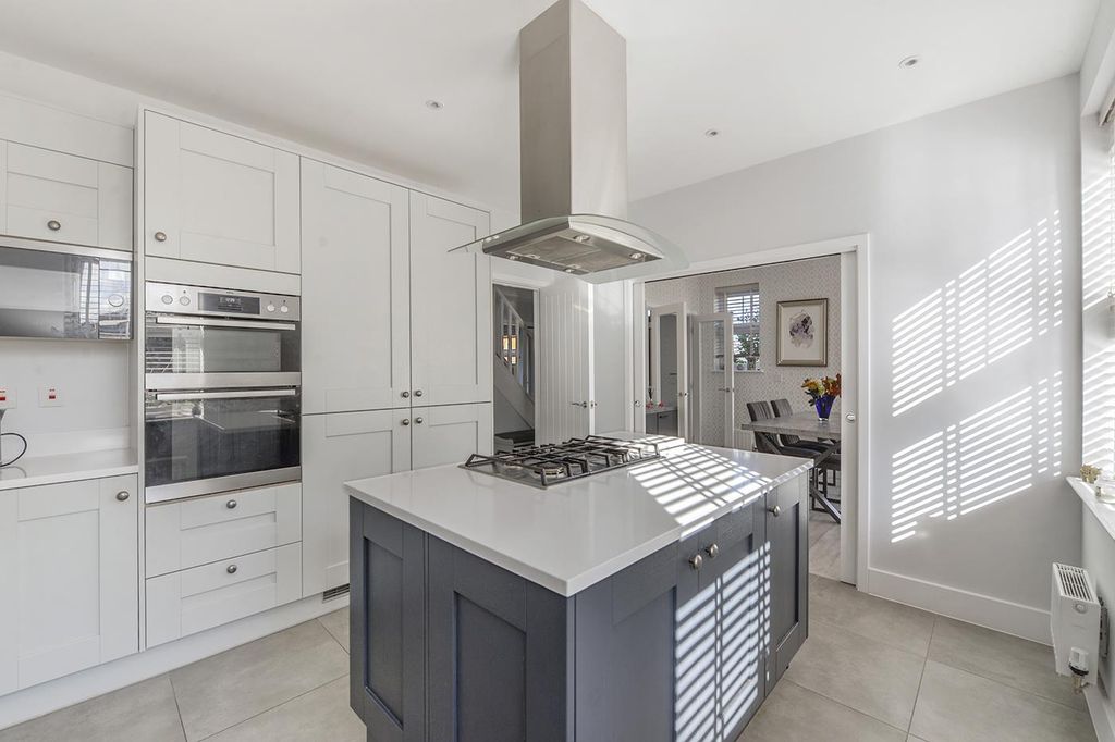 Property photo 2 of 28 1Cranford06.Jpg
