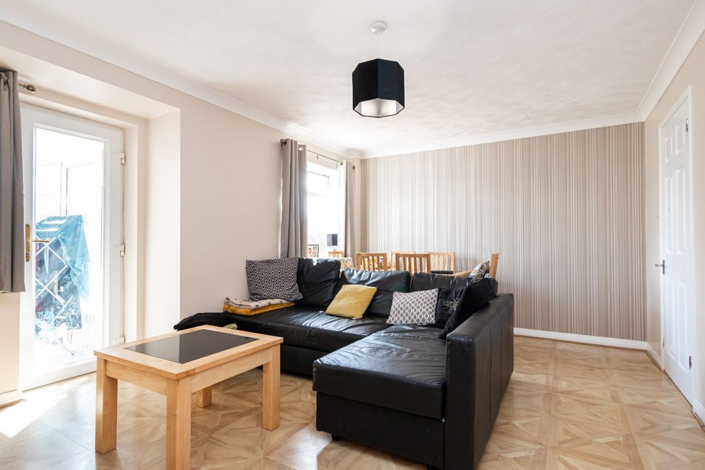 Property photo 3 of 19 4001434