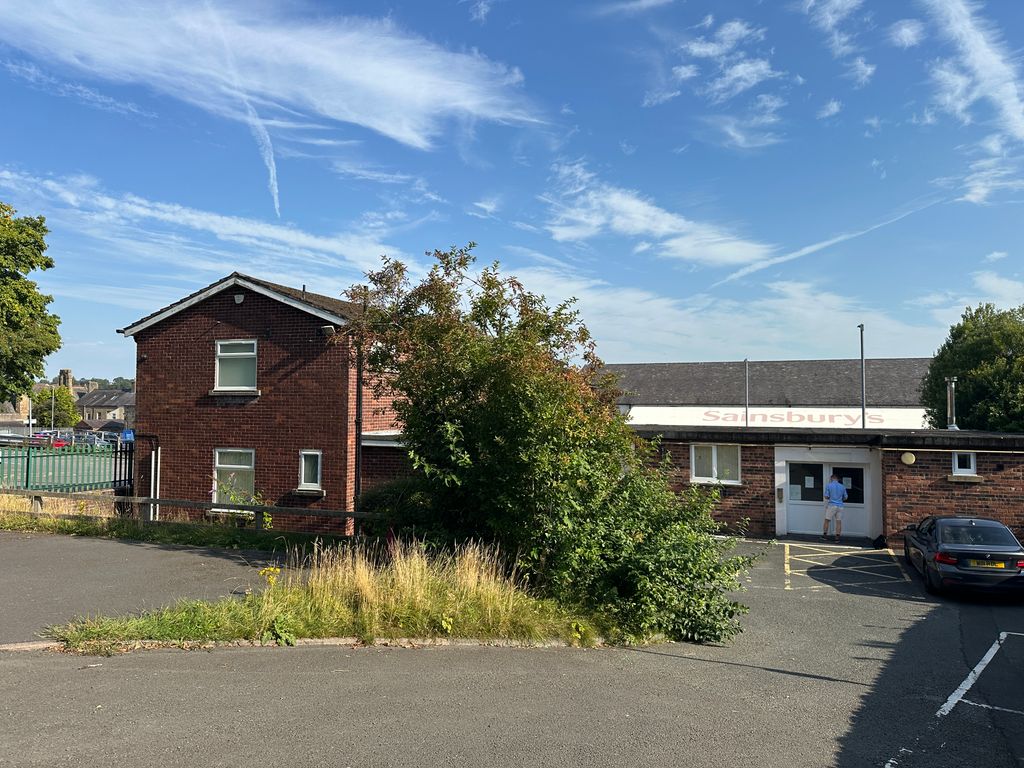 Property photo 1 of 1
