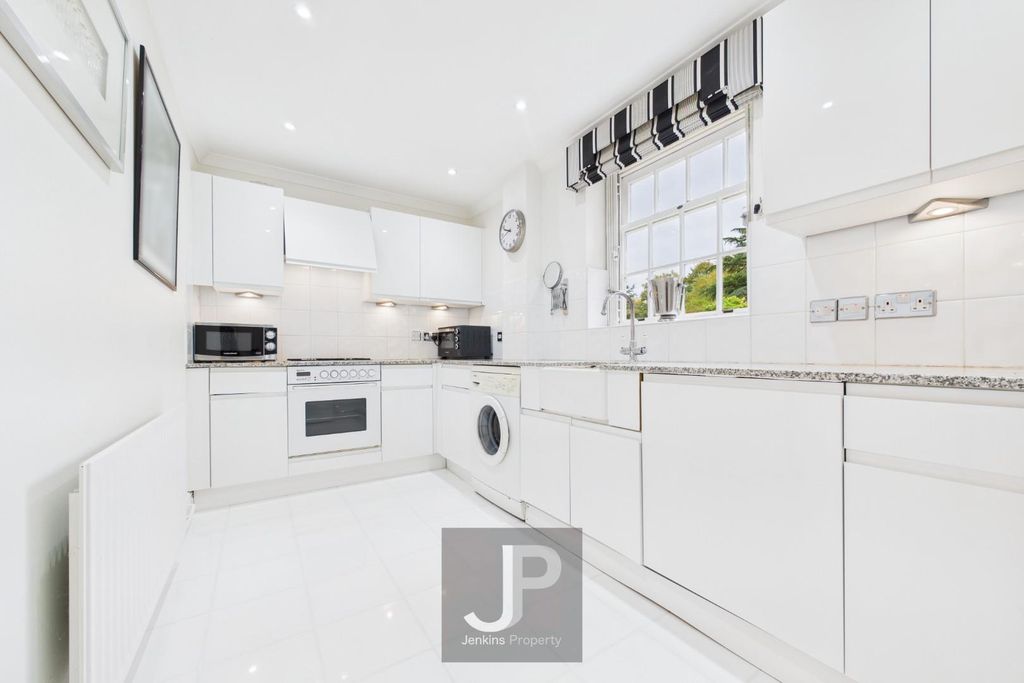 Property photo 1 of 18 Cam01632G0-Pr0225-Still008.Jpg