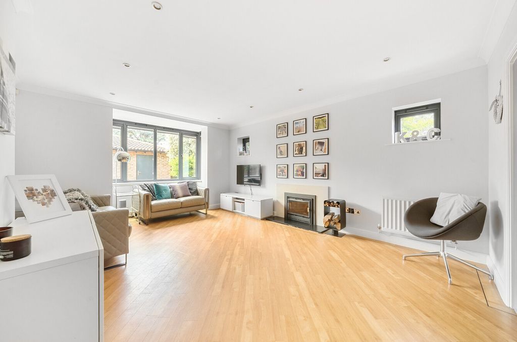 Property photo 3 of 17 1317306-25-6863E8...