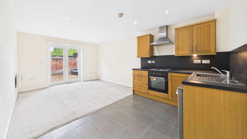 Property photo 2 of 16 4371413