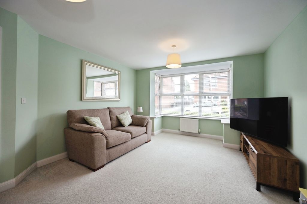 Property photo 2 of 18 Pbox-Img.Jpg