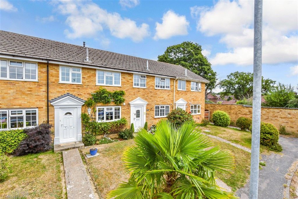 Property photo 2 of 10 Front